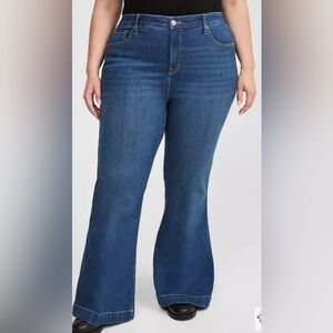 NWT Torrid Sky High Flare premium stretch high-rise jeans size 24 tall